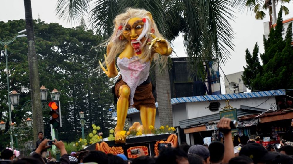 salah_satu_ogoh-ogoh_yang_ditampilkan_dalam_pawai_ogoh-ogoh_di_Maliboro.jpg