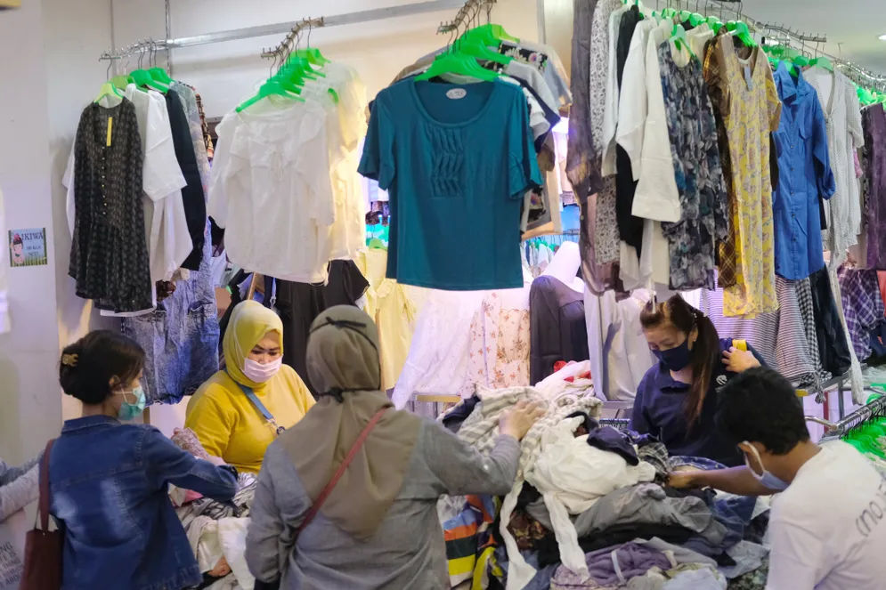 Bea Cukai Ungkap Lintasan Jalur Impor Baju Bekas ke Indonesia