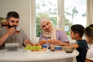 3 Cara Sederhana Mengajari Anak Menyambut Ramadan dengan Gembira