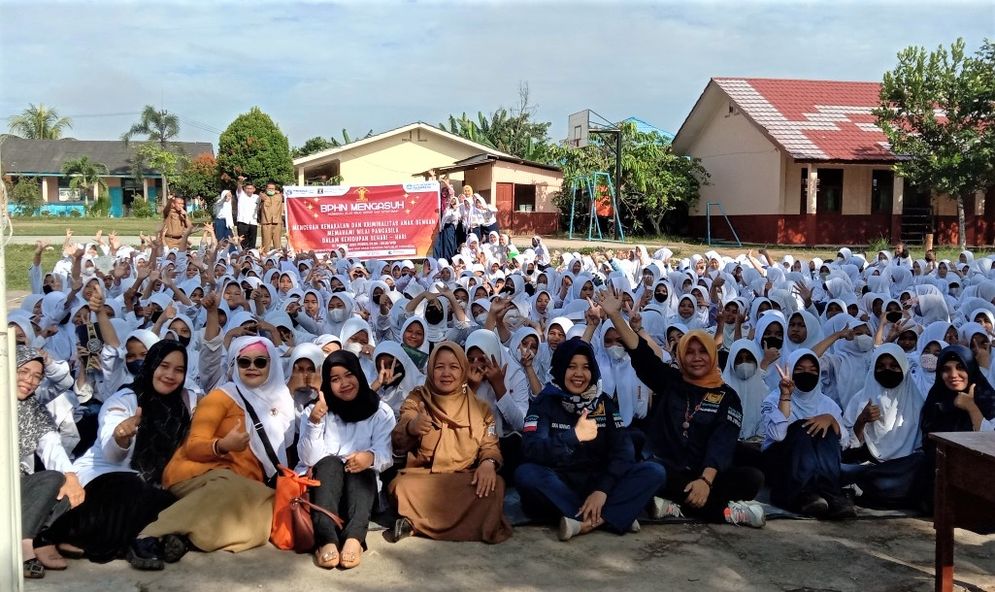 1.000 Siswa SMPN 11 Ikuti Penyuluhan “BPHN Mengasuh” Peradi Palembang