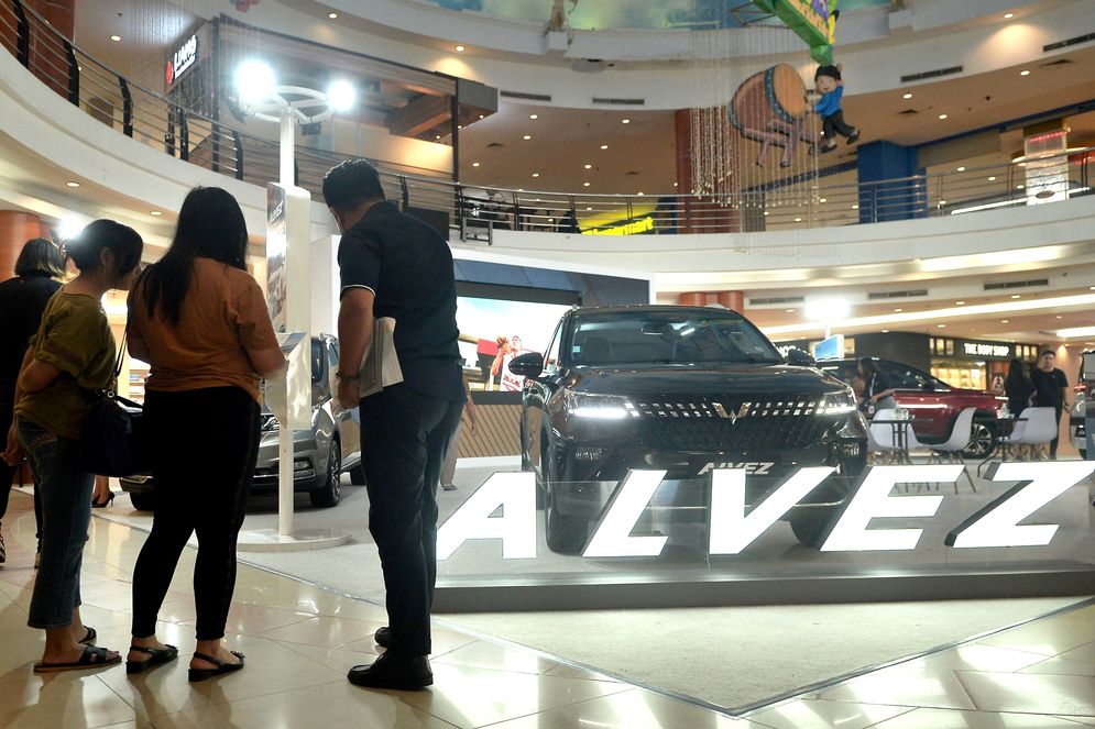Konsumen dapat melihat secara langsung Alvez, sebuah compact SUV yang memadukan desain stylish dan inovasi di Manado Town Square.jpg