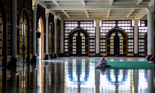 Ilustrasi muslim masjid moslem islam ibadah salat