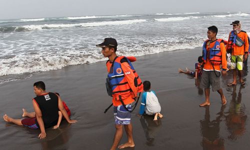 pantai.jpeg