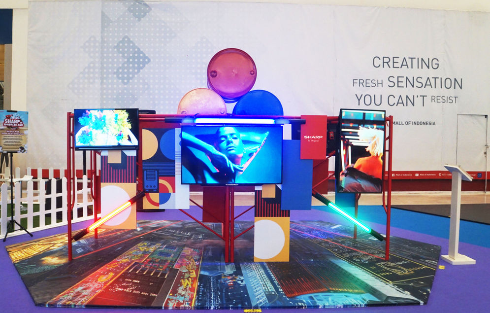 018 - Tampilan instalasi seni menggunakan prouk LED TV.jpg