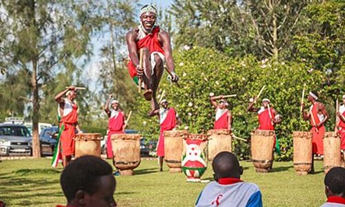 Burundian_drum_crew_perfoming_in_Kigali,_Rwanda.jpg