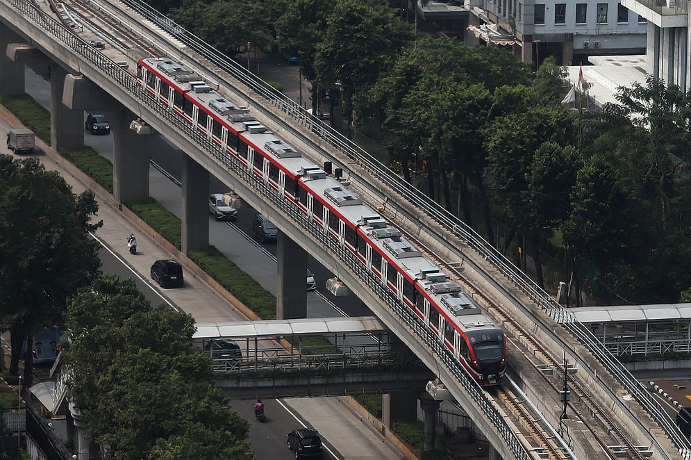 Presiden Jokowi Resmikan LRT Jabodetabek, Harga Tiket Rp5.000 Selama Promo