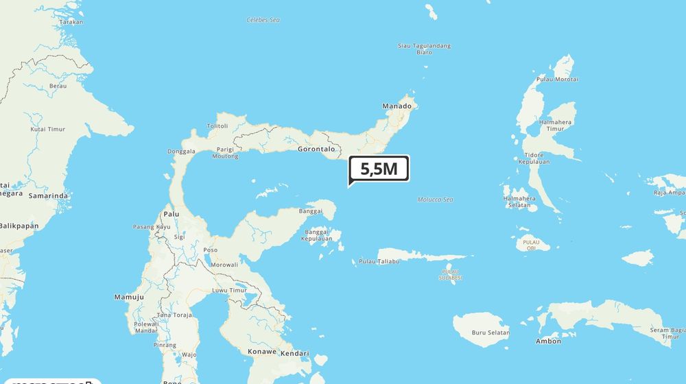 Pusat gempa berada di laut 98 km BaratDaya Bolaang Mongondow Selatan