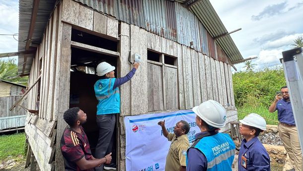 3.024 Warga Terima Bantuan Pasang Listrik Gratis dari Donasi Pegawai PLN