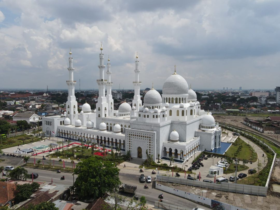 Masjid Sheikh Zayed Solo.