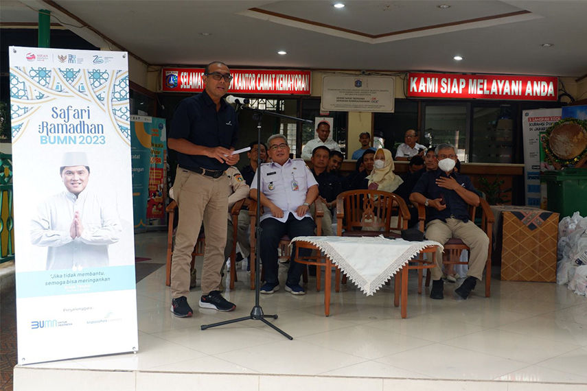 Angkasa Pura I menyambut bulan suci Ramadhan dengan menggelar bazar pasar murah