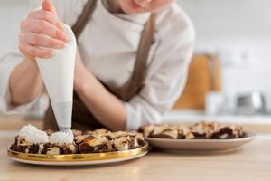 5 Rekomendasi Ide Bisnis Kue Khas Lebaran yang Laris Diburu Pembeli