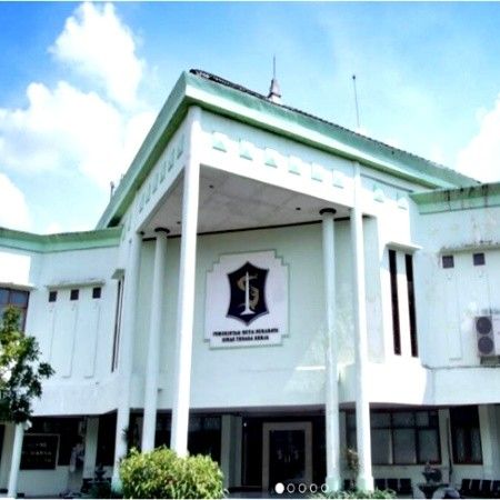 Disnaker Kota Surabaya membuka aduan masalah THR 2023.