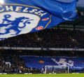 Bendera Chelsea berkibar di Stamford Bridge.