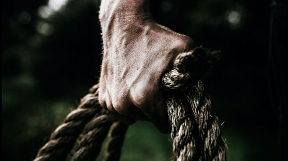 Photo by Evelyn Chong : https://www.pexels.com/photo/man-holding-brown-rope-1458696/