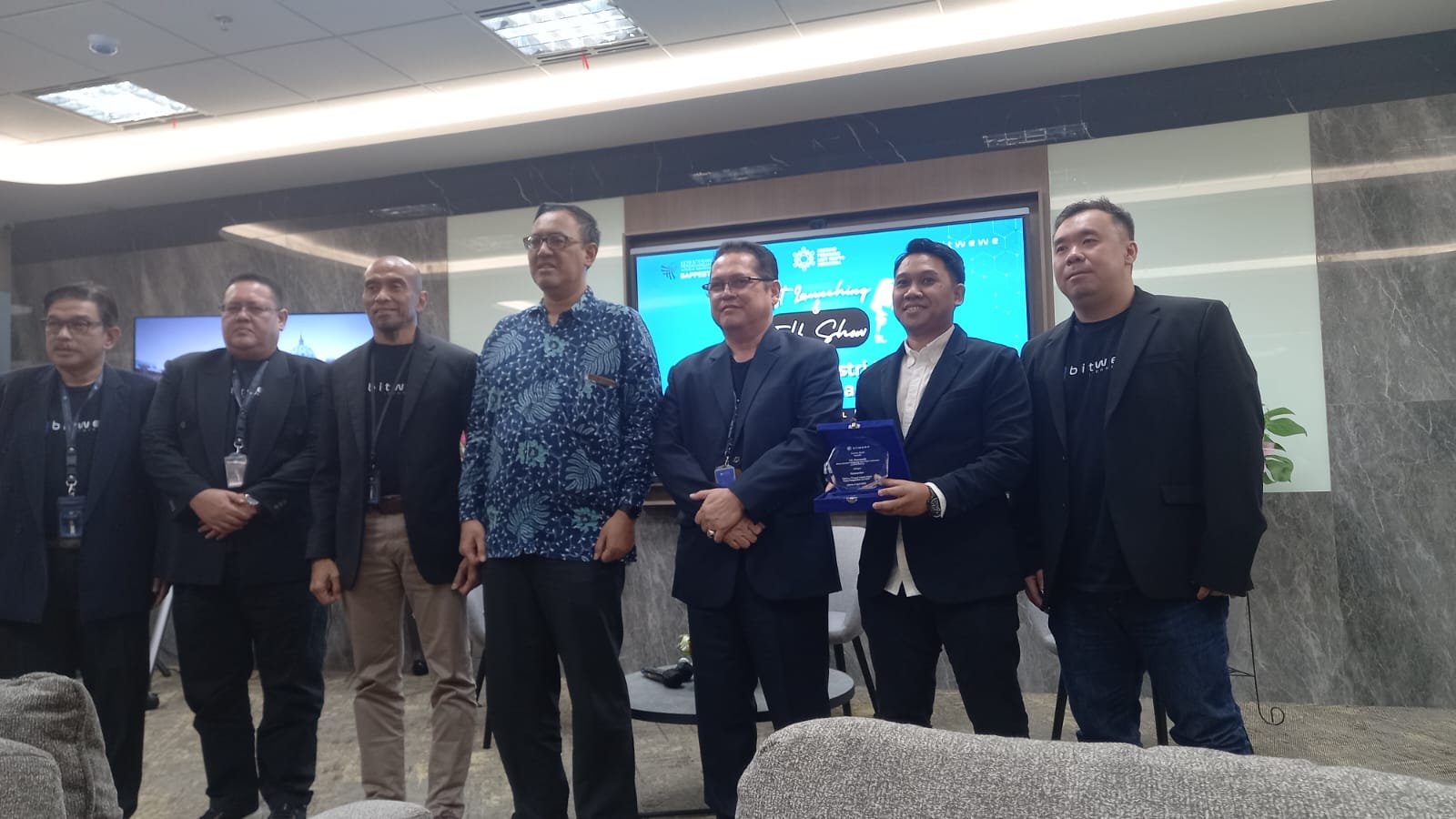 Kantongi izin dari Bappebti, PT Sentra Bitwewe Indonesia adakan soft launching di kantor Bitwewe di Lippo Tower Holland Village, Jakarta, Kamis, 6 April 2023. 