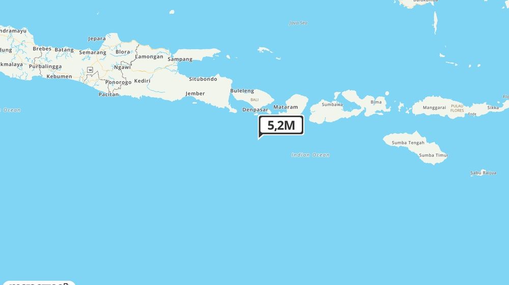 Pusat gempa berada di laut 93 km BaratDaya Kuta Selatan
