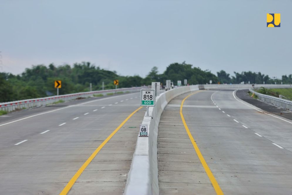 Kementerian Pekerjaan Umum dan Perumahan Rakyat (PUPR) memastikan 10 ruas jalan tol baru di Jawa dan Sumatra bakal beroperasi sementara untuk arus mudik dan balik Lebaran 2023.