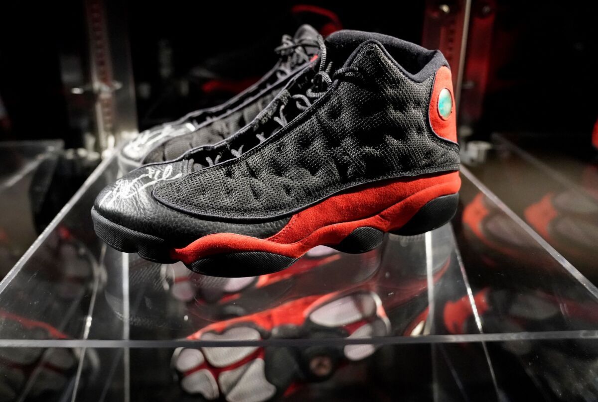 Sepatu Air Jordan "The Last Dance" sukses menjadi sepatu termahal di dunia.