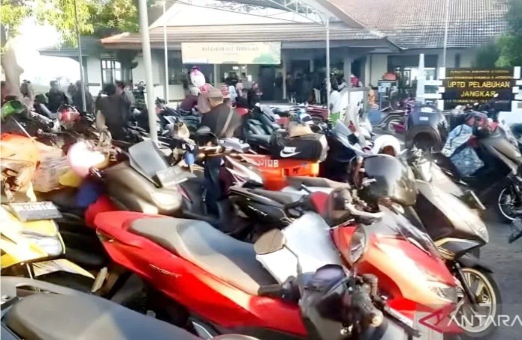 Pemudik yang Menyeberang ke Madura Disediakan Parkir Gratis di Pelabuhan Jangkar