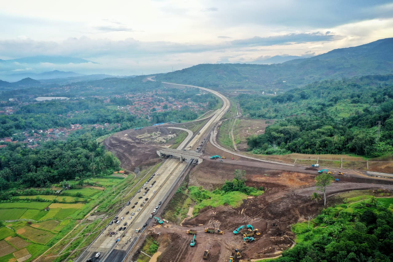 Kesiapan Tol Cileunyi-Sumedang-Dawuan (Cisumdawu) menunjang pergerakan kendaraan masyarakat pada saat arus mudik dan balik Lebaran 2023 di Kabupaten Sumedang, Senin (10/4/2023). (Foto: Biro Adpim Jabar)