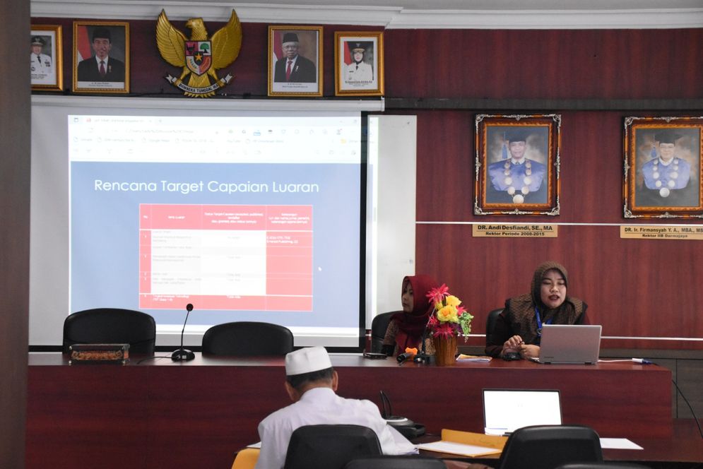 Lembaga Penelitian dan Pengabdian Masyarakat (LPPM) Institut Informatika dan Bisnis (IIB) Darmajaya menggelar Seminar Proposal Hibah Penelitian Doktor