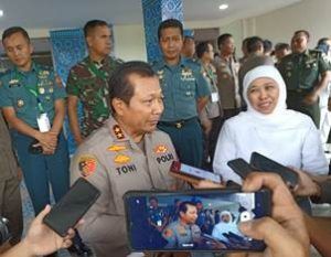 Kapolda Jatim Kapolda Jawa Timur Irjen Pol. Toni Harmanto bersama Gubernur Jatim Khofifah Indar Parawansa usai rakor pengamanan Lebaran 2023