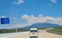 Jalan Tol Cisumdawu Seksi Cimalaka - Dawuan sepanjang 29,3 kilometer siap beroperasi fungsional untuk arus mudik Lebaran 2023.