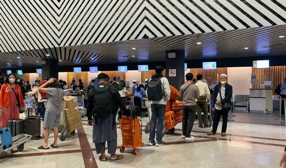 A-BANDARA PENUMPANG.JPG