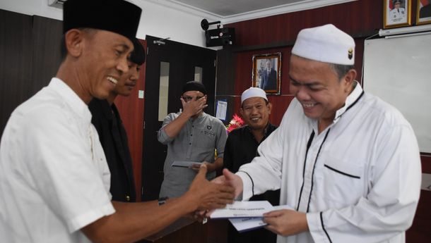 LAZIS IIB Darmajaya Salurkan Zakat kepada 120 Penerima