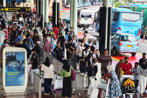 Bandara Mulai Padat - Panji 3.jpg
