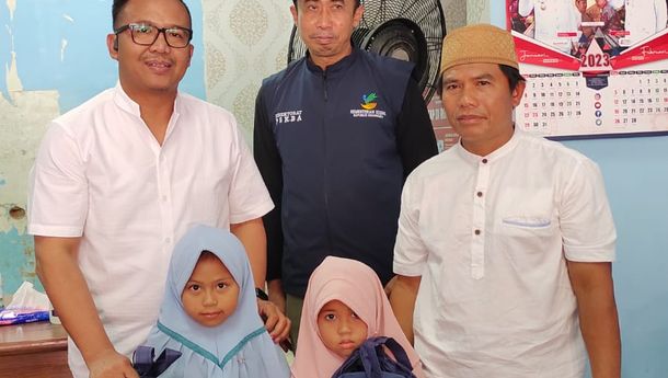 Asuransi Astra bersama Kemensos Salurkan Dana Pendidikan Kepada Anak Korban Tragedi Kanjuruhan