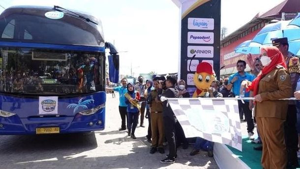 Eva Dwiana Lepas Keberangkatan 500 Pemudik Program Mudik Bareng Indomaret Poinku 2023