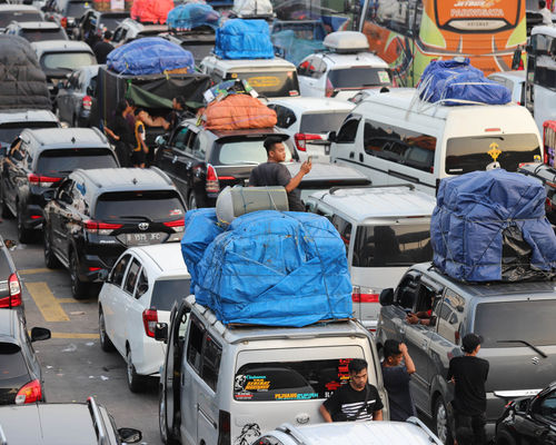 Puncak Mudik Merak - Panji 5.JPG