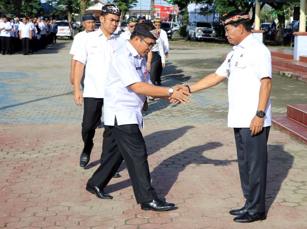 Apel perdana usai liburan Hari Raya Idulfitri 1444 Hijriah, Rabu (26/4/2023) pagi di lingkungan Pemprov Kalimantan Utara (Kaltara), dipimpin langsung oleh Gubernur Kaltara, Zainal A. Paliwang, di Lapangan Agatish, Tanjung Selor