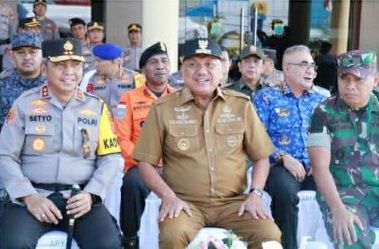 Kapolda Sulut, Gubernur Sulut saat aper ops Ketupat Samrat 2023 di Mapolda Sulut. (Foto:Istimewa)