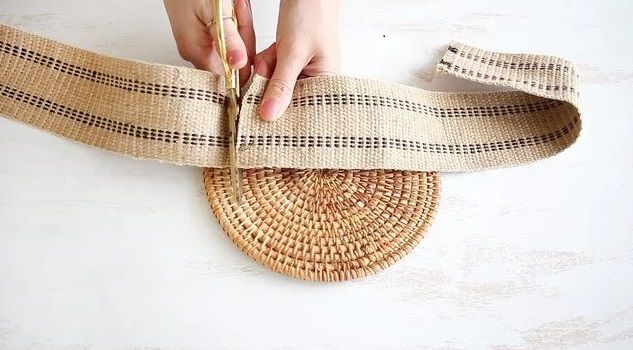 Ilutrasi pembuatan tas rotan