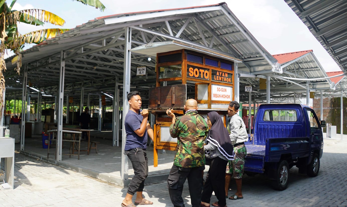 Pedagang Pasar Sentul Yogyakarta Mulai Pindah Ke Shelter Sementara