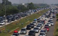 Badan Pusat Statistik (BPS) mencatat ada sebanyak 26,30 juta kendaraan yang melakukan perjalanan mudik Lebaran 2023, baik menggunakan transportasi darat, laut maupun udara.
