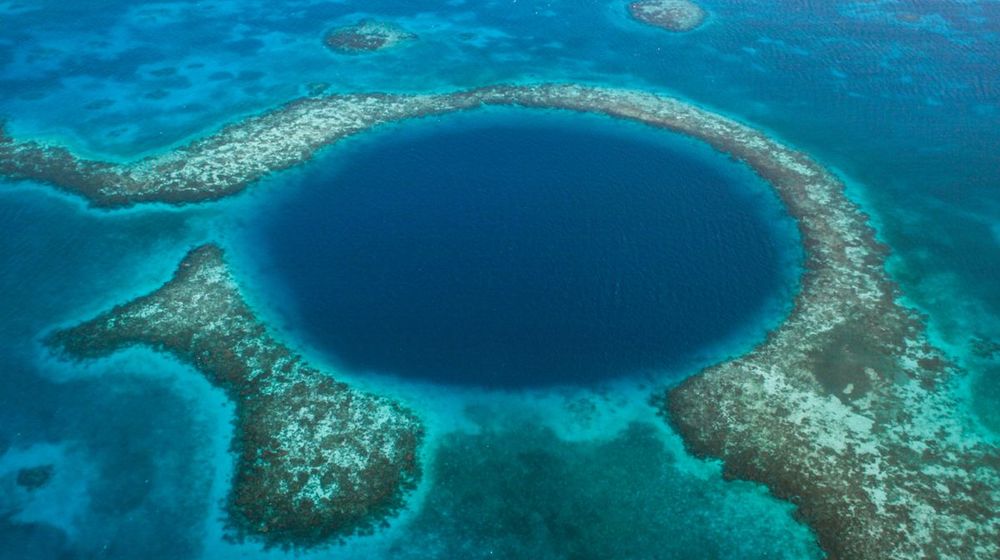 lubang biru meksiko.jpg