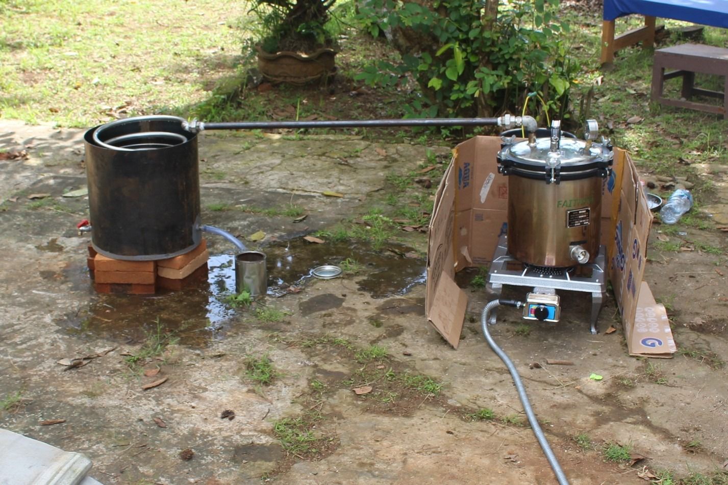 Alat pengolah daur ulang plaatik jadi bahan bakar. 