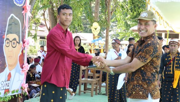 Agustinus Sarifin Berbagi Tips tentang Dunia Wirausaha kepada Ribuan Pelajar SMK Se-Kabupaten Nagekeo