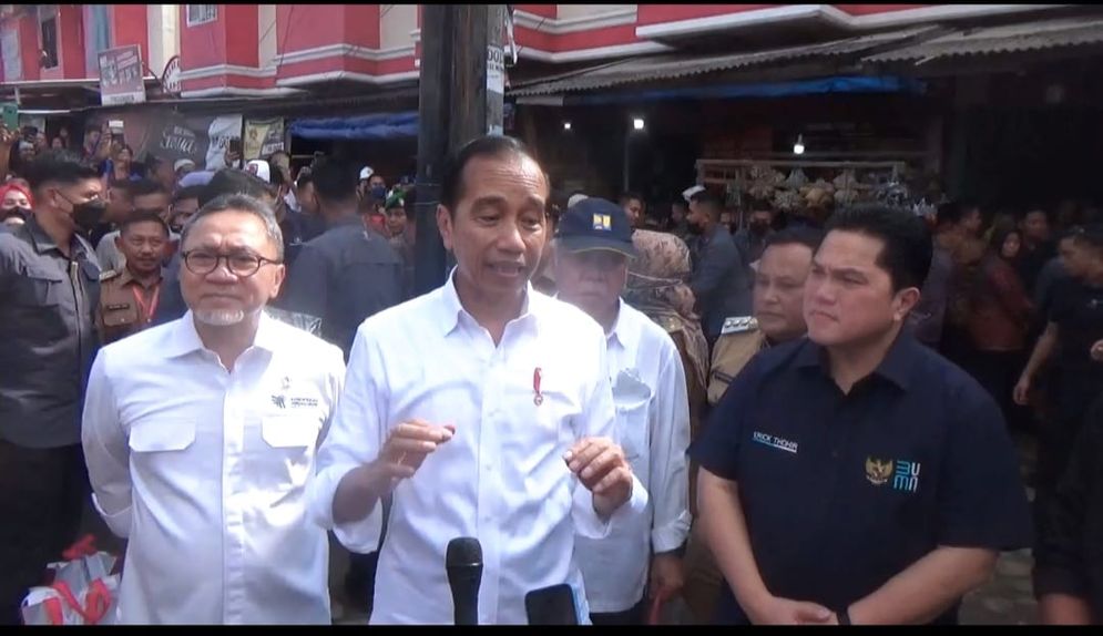 Presiden Joko Widodo (Jokowi) mengatakan pengerjaan perbaikan jalan rusak parah di Provinsi Lampung akan segera diambil alih Kementerian Pekerjaan Umum dan Perumahan Rakyat (PUPR).