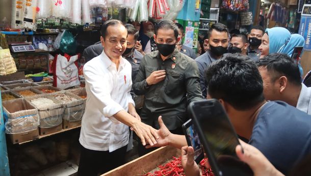 Kunjungan ke Pasar Natar, Jokowi Pastikan Kestabilan Harga Bahan Pokok