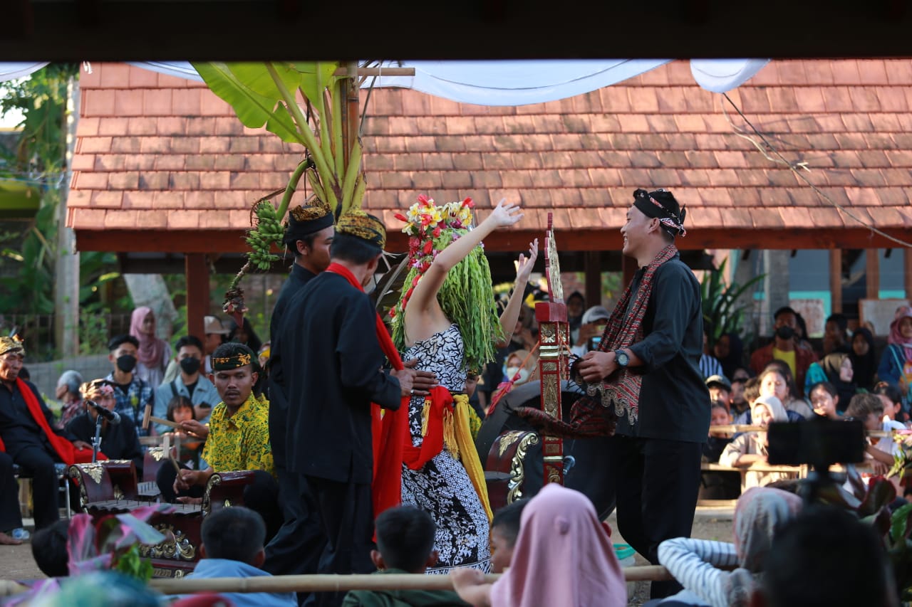 tarian mistis Seblang Olehsari di Banyuwangi