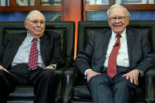 Warren buffet dan Charlie Munger