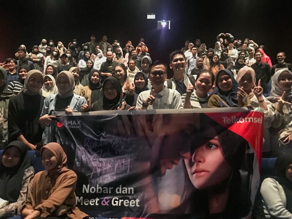 Asiknya, Nonton Bareng Telkomsel Film Bukannya Aku Tidak Mau Nikah Bonus Ketemu Amanda Lawres dan Amel Carla