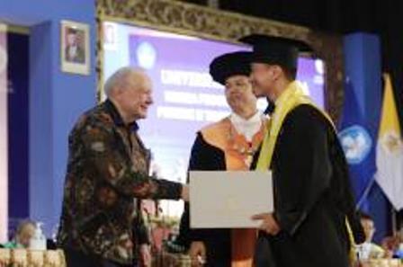 Sembilan Mahasiswa Program ASEAN Master UGM Diwisuda