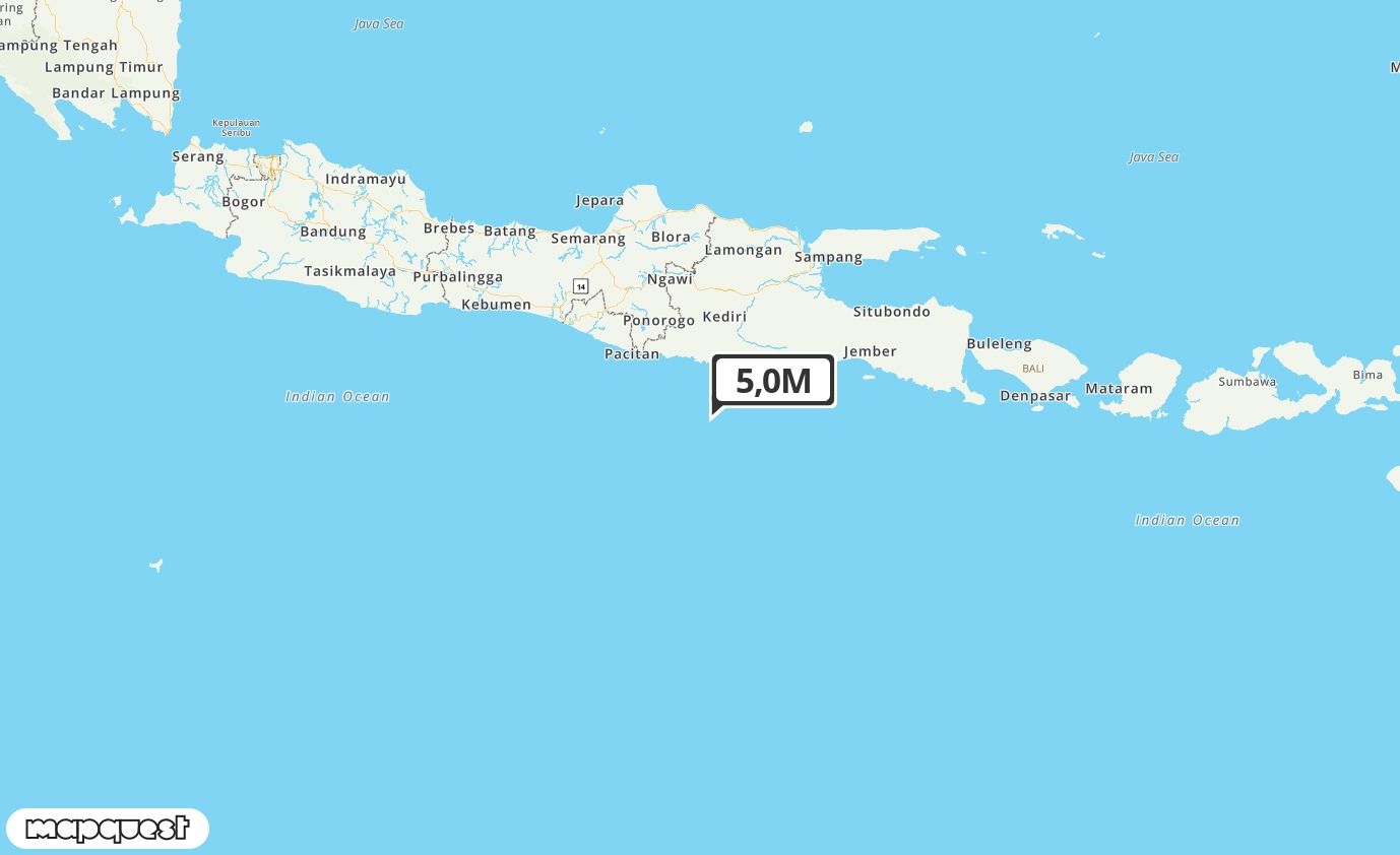 Pusat gempa berada di laut 103 km Tenggara Pacitan