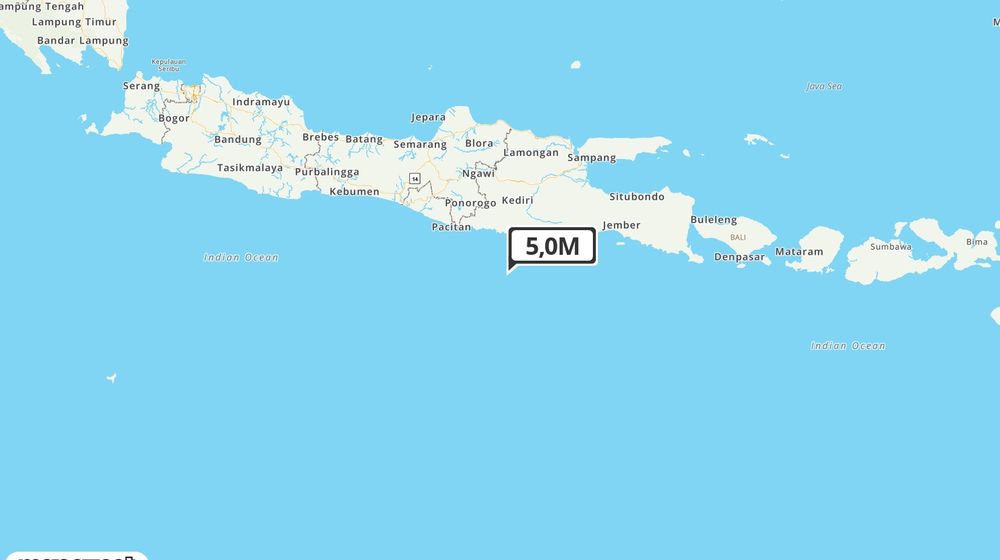 Pusat gempa berada di laut 103 km Tenggara Pacitan