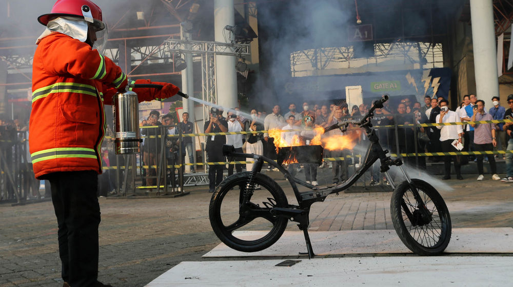 Pameran Kendaraan Listrik - Panji 1.jpg